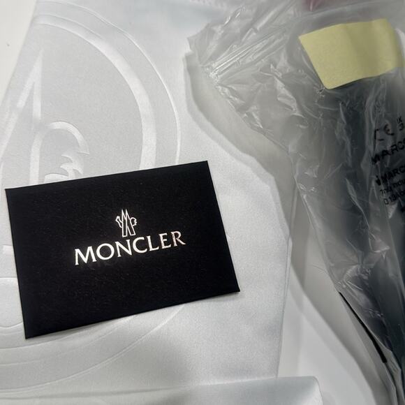 Moncler 55MM Cat Eye Sunglasses - Picture 5 of 11